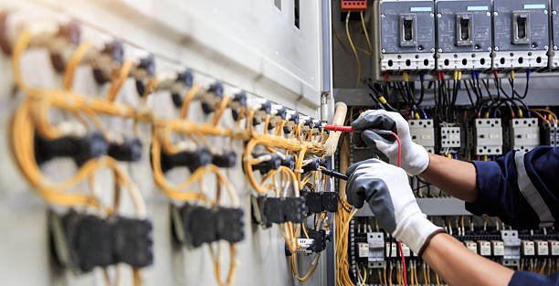 Professional Electrician technician working in Hemlock, MI